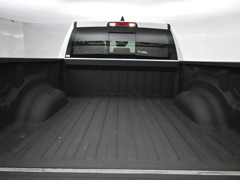 Used 2022 RAM 1500 Limited w/ Body-Colour Bumper Group image 28