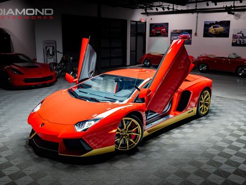 Used 2017 Lamborghini Aventador LP 700-4 image 3