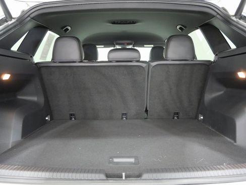 Used 2021 Volkswagen Atlas Cross Sport SE image 24