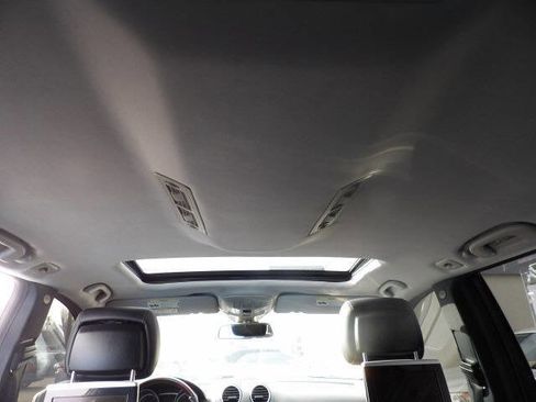 Used 2012 Mercedes-Benz GL 320 BlueTEC 4MATIC w/ Premium 1 Pkg image 22