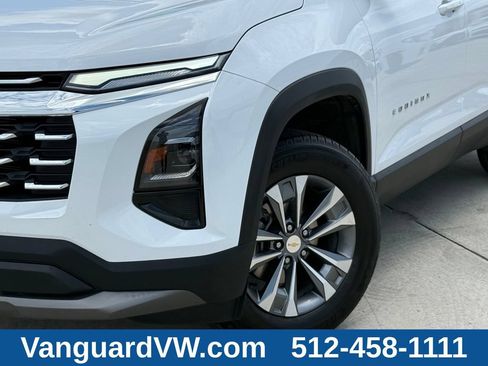 Used 2026 Chevrolet Equinox LT AWD/4WD image 3