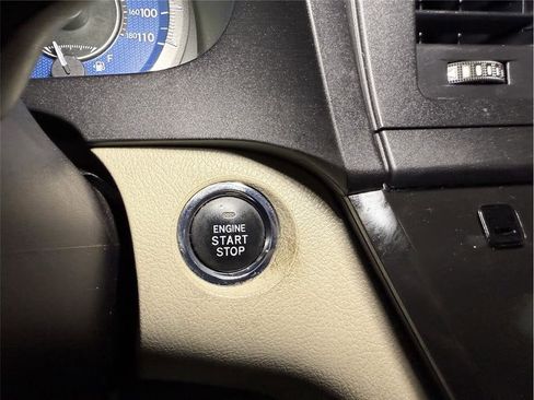 Used 2017 Toyota Sienna XLE Premium image 36