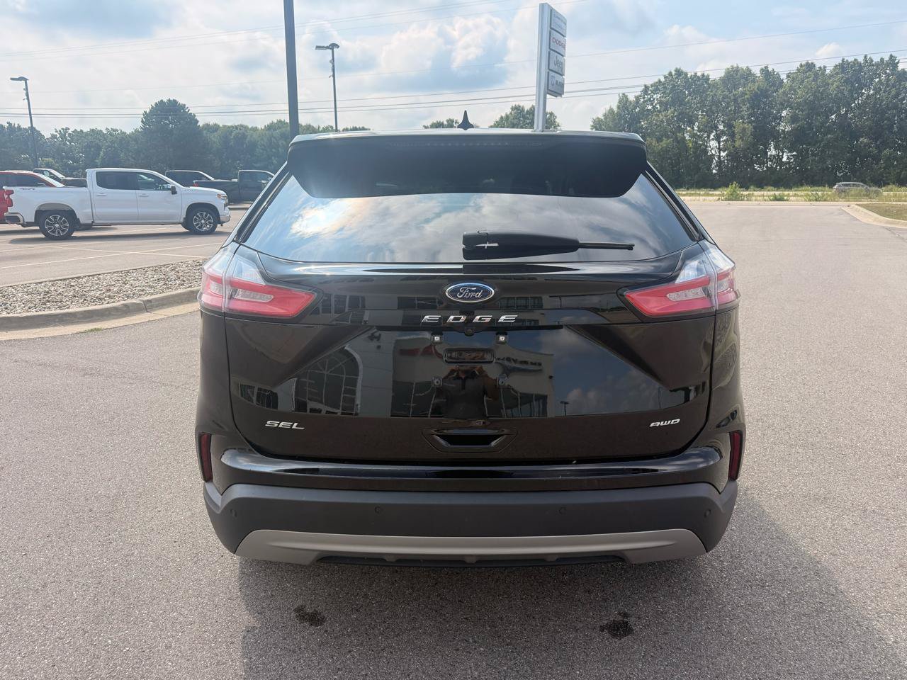 Used 2024 Ford Edge SEL AWD/4WD image 4