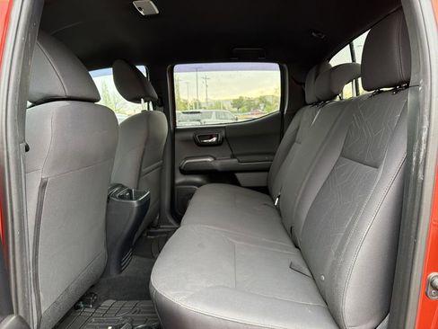 Used 2017 Toyota Tacoma TRD Off-Road w/ Tow Package image 13