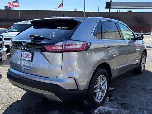 Used 2022 Ford Edge SEL w/ Convenience Package image 4