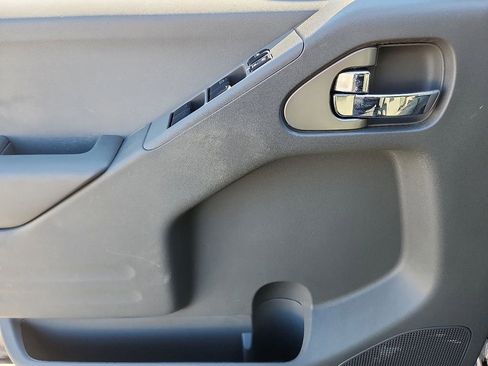 Used 2020 Nissan Frontier SV w/ Midnight Edition Floor Mats image 12