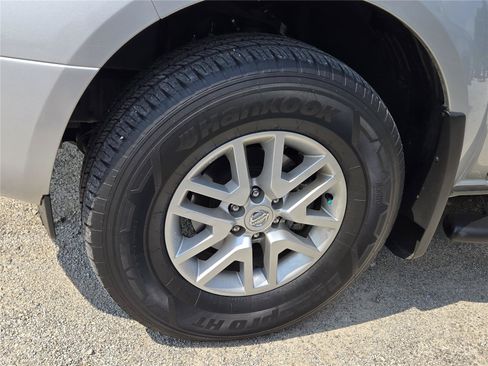 Used 2021 Nissan Frontier SV AWD/4WD image 6