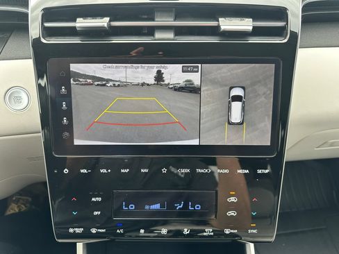 Used 2023 Hyundai Tucson Limited AWD/4WD image 16