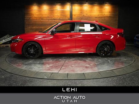 Used 2025 Honda Civic Sport image 1