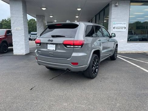 Used 2019 Jeep Grand Cherokee Altitude AWD/4WD image 5