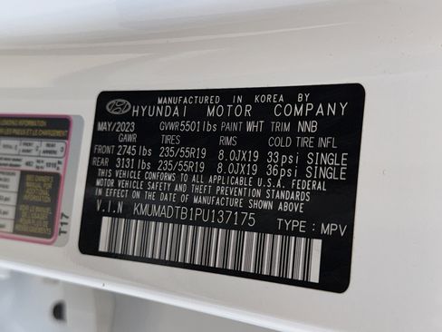 Used 2023 Genesis GV70 2.5T w/ Advanced Package image 38