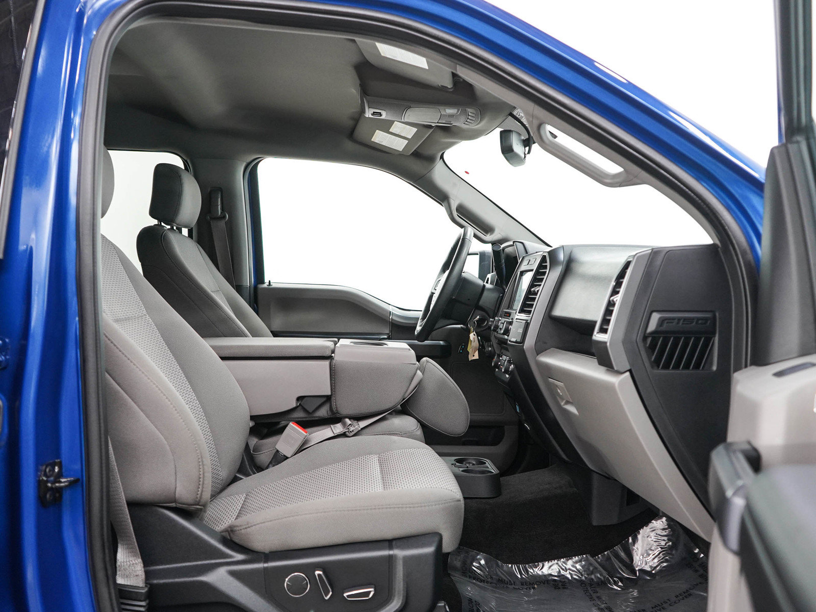 Used 2018 Ford F150 XLT w/ Equipment Group 302A Luxury AWD/4WD image 11