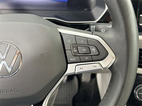 Used 2024 Volkswagen Jetta SE w/ Panoramic Sunroof Package image 23