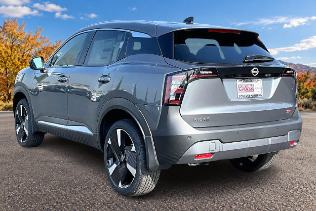 New 2026 Nissan Kicks SR FWD image 3