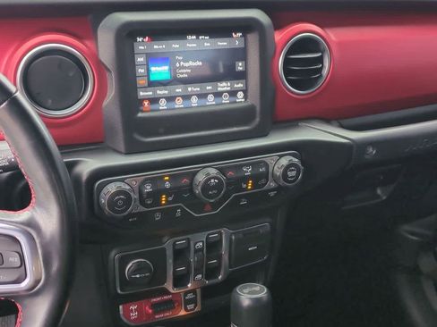 Used 2021 Jeep Wrangler Unlimited Rubicon w/ Cold Weather Group image 27