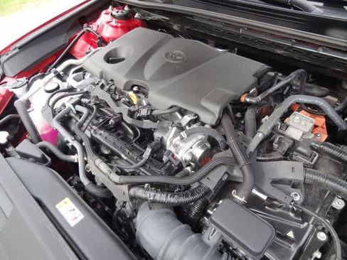 Used 2025 Toyota Camry SE FWD image 38