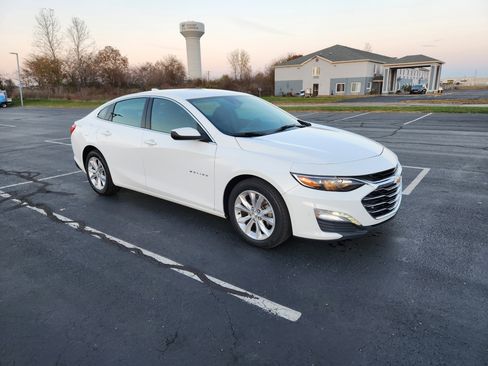 Used 2024 Chevrolet Malibu LT image 9