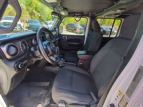 Used 2018 Jeep Wrangler Unlimited Sport S image 27