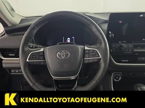 Certified 2024 Toyota Grand Highlander AWD image 13