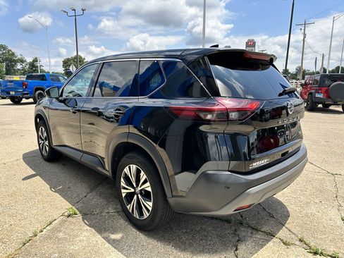 Used 2021 Nissan Rogue SV image 4