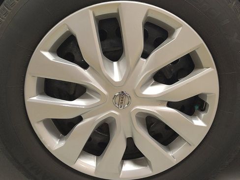 Used 2020 Nissan Rogue S FWD image 31