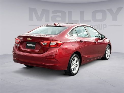 Used 2018 Chevrolet Cruze LT w/ Convenience Package image 5