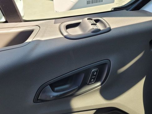 New 2025 Ford Transit 250 Low Roof image 37