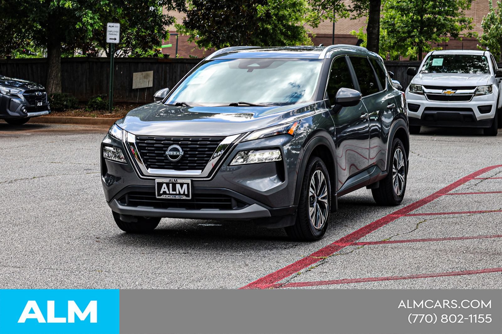 Used 2023 Nissan Rogue SV w/ SV Premium Package FWD image 3
