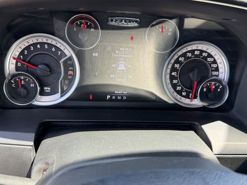 Used 2014 RAM 1500 Laramie RWD image 28