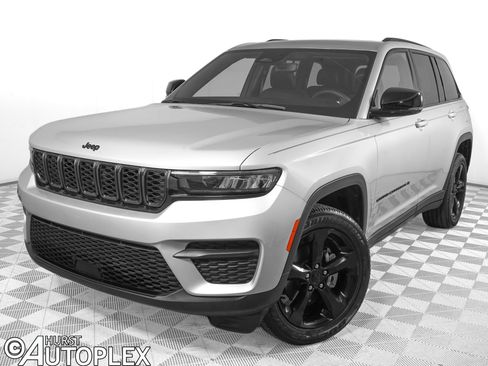 Used 2023 Jeep Grand Cherokee Altitude AWD/4WD image 1