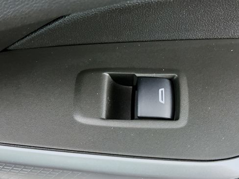 Used 2024 Chevrolet Trax RS w/ Sunroof Package image 28