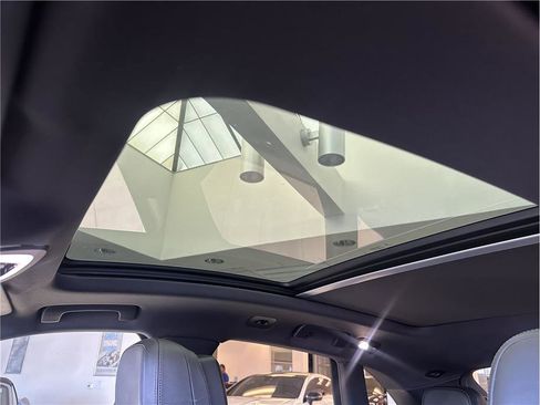 Used 2018 Porsche Macan Sport Edition image 24