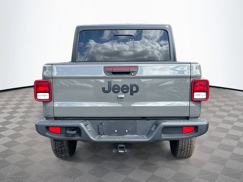Used 2021 Jeep Gladiator Sport image 6