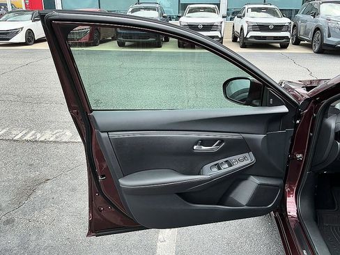 Used 2025 Nissan Sentra SV FWD image 11