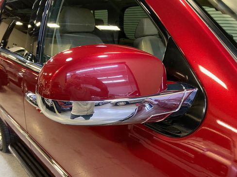 Used 2009 Cadillac Escalade AWD image 19