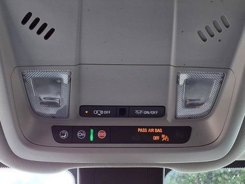 Used 2022 GMC Terrain SLE w/ Driver Convenience Package FWD image 17