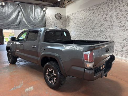 Used 2021 Toyota Tacoma TRD Off-Road w/ Technology Package AWD/4WD image 5