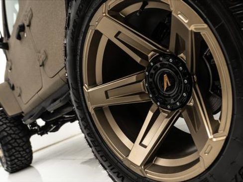 Used 2025 Jeep Wrangler Unlimited Sport image 29