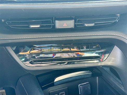 Used 2023 Buick Envision Essence w/ Sport Touring Package image 17