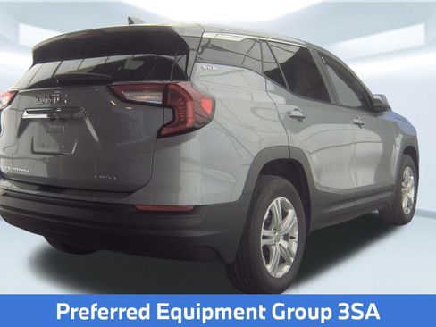 Used 2024 GMC Terrain SLE AWD/4WD image 2