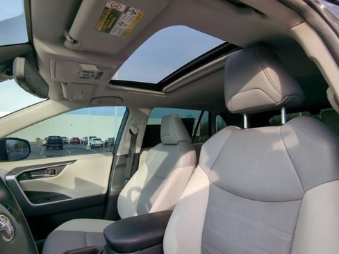 Certified 2020 Toyota RAV4 Limited image 10