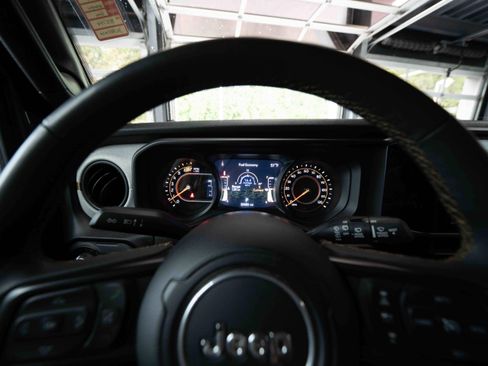 Used 2024 Jeep Wrangler Sport AWD/4WD image 15