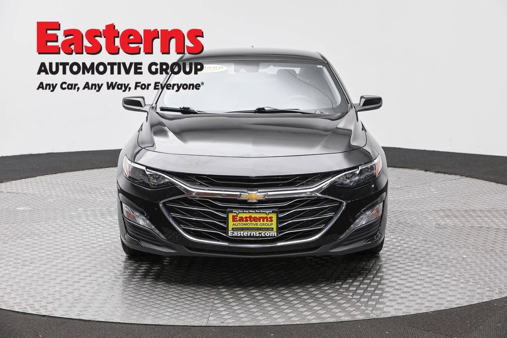 Used 2025 Chevrolet Malibu LT FWD image 4