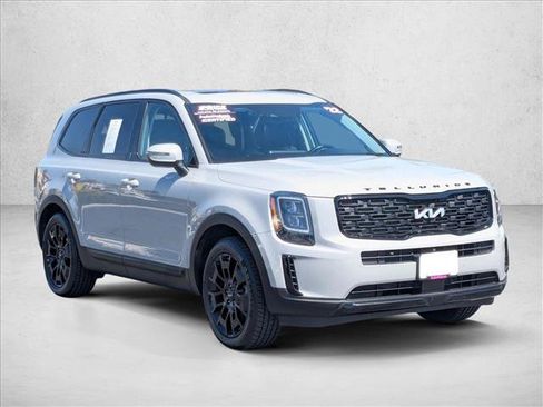Used 2022 Kia Telluride EX w/ EX Premium Package AWD/4WD image 3
