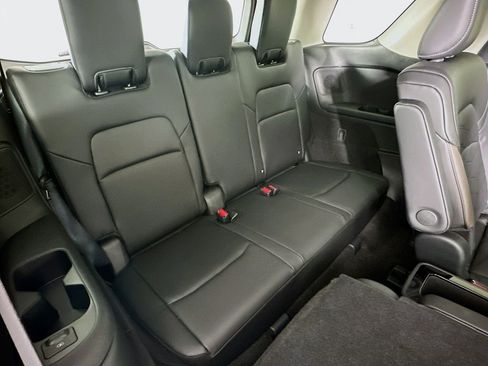 New 2025 Nissan Pathfinder Platinum image 36