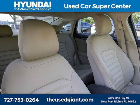 Used 2014 Ford Fusion SE FWD image 6