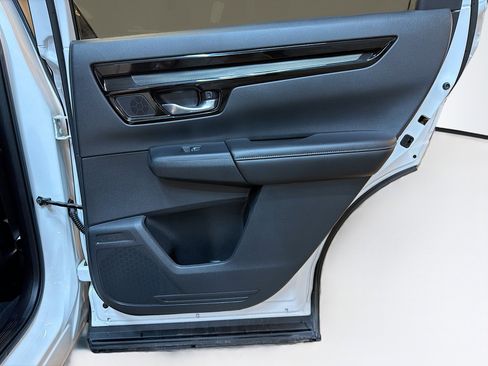 Used 2025 Honda CR-V EX-L image 32