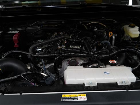 Used 2025 Toyota Tacoma TRD Off-Road image 29