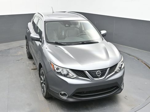 Used 2017 Nissan Rogue Sport SL w/ SL Premium Package FWD image 33