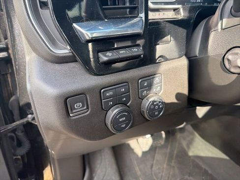 Used 2024 Chevrolet Silverado 1500 High Country w/ High Country Premium Package image 13